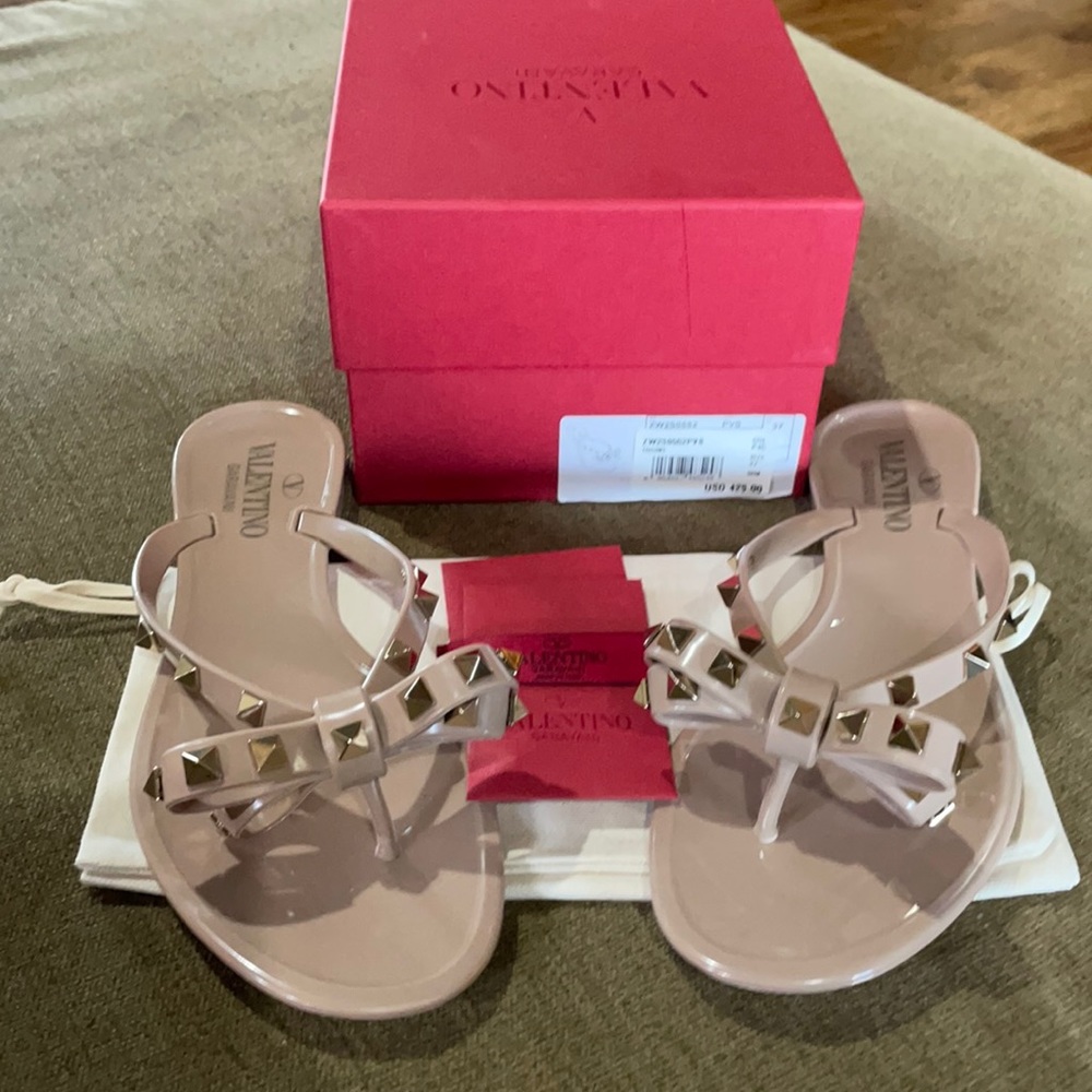 Size 37 Valentino sandals